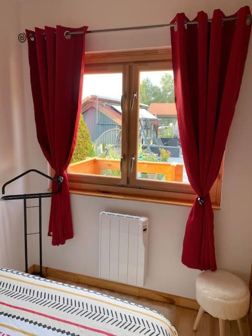 Corcieux Chalet 2 Personnes Avec Jacuzzi Et Piscine Saisonniere Partagee מראה חיצוני תמונה