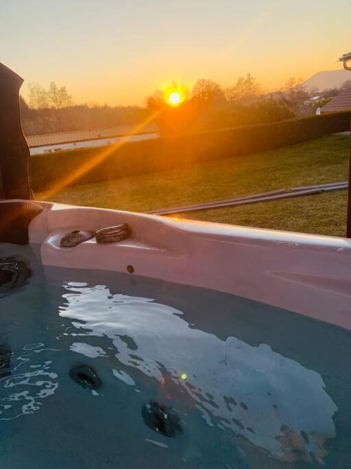 Corcieux Chalet 2 Personnes Avec Jacuzzi Et Piscine Saisonniere Partagee מראה חיצוני תמונה